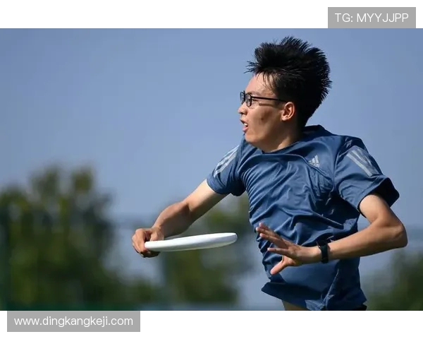 南京飞盘队荣登全国飞盘配合排行榜第四名引发热议 南京飞盘队荣登全国飞盘配合排行榜第四名引发热议