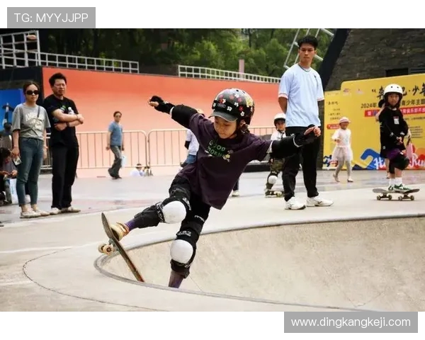 极限运动嘉年华回顾北京滑板队默契配合展现团队精神与竞技魅力