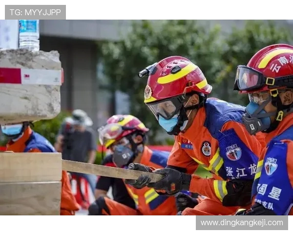 光州FC与大邱FC激战正酣赛场上演精彩对决引发球迷热烈关注