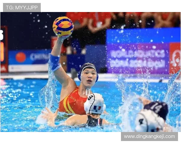 女子水球对决中国队挑战匈牙利队争夺世界冠军荣耀 女子水球对决中国队挑战匈牙利队争夺世界冠军荣耀