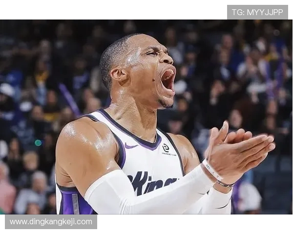 拉塞尔威斯布鲁克的传奇之路与篮球生涯的辉煌成就分析 拉塞尔威斯布鲁克的传奇之路与篮球生涯的辉煌成就分析