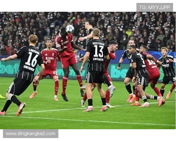 汉堡与斯图加特的激烈对决谁能在德甲赛场上笑到最后 汉堡与斯图加特的激烈对决谁能在德甲赛场上笑到最后