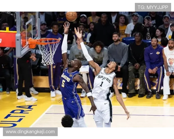 湖人对阵马刺04年经典对决回顾:传奇时刻与篮球魅力的交织 湖人对阵马刺04年经典对决回顾:传奇时刻与篮球魅力的交织