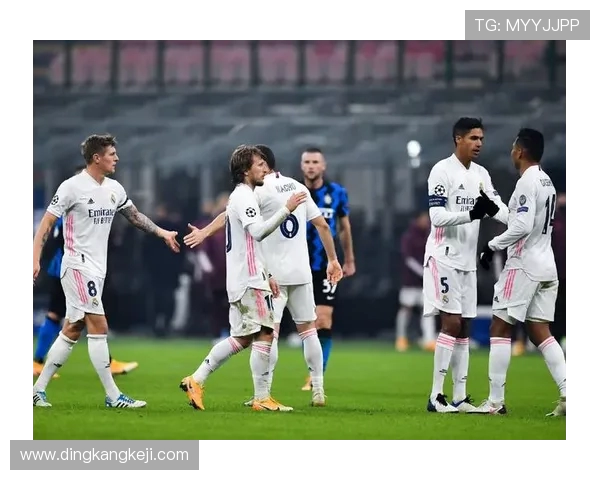 皇马主场迎战格拉纳,力争三分巩固联赛领先地位 皇马主场迎战格拉纳,力争三分巩固联赛领先地位