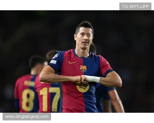 莱万在欧冠赛场表现惊艳10场打入12球领跑射手榜稳居金靴热门 莱万在欧冠赛场表现惊艳10场打入12球领跑射手榜稳居金靴热门