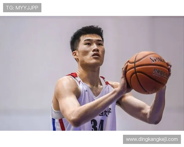 高诗岩：从青涩球员到篮球明星的成长之路与奋斗故事