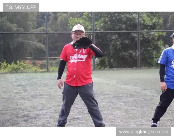 深圳排球队耐力训练揭秘:如何在赛场上持续发力与突破极限 深圳排球队耐力训练揭秘:如何在赛场上持续发力与突破极限